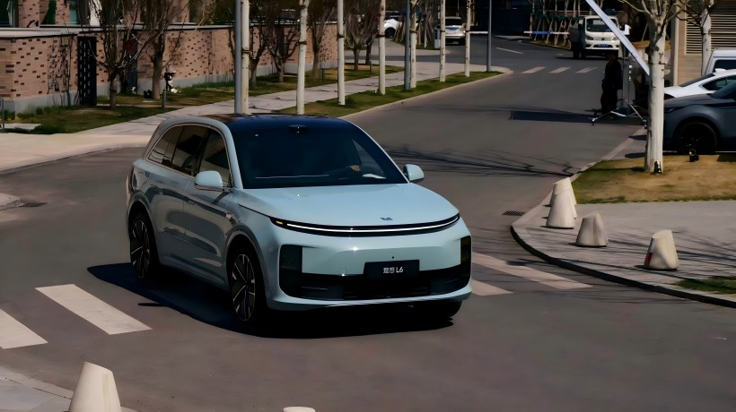 Officielle billeder af den nye ideelle L6 vil debutere på Shanghai Auto Show. Det vil vedtage en splinterny Lidar og have en opgraderet chip.
