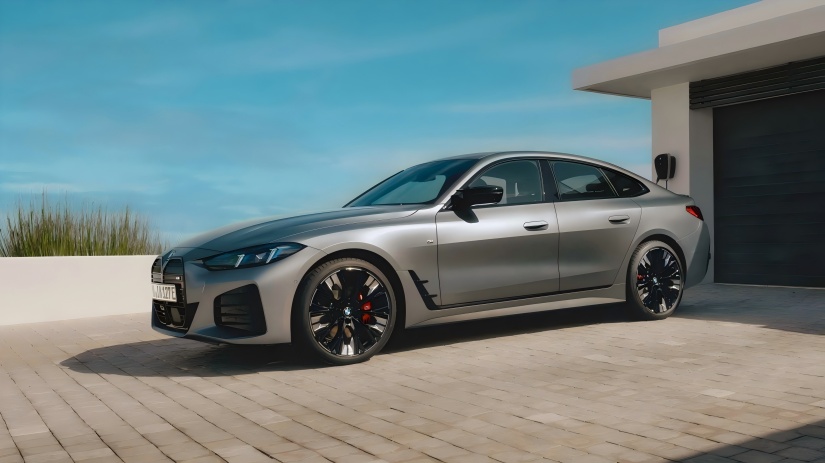 Kan den nye BMW i4 M60 nedrone sin egen M3? Officielle billeder af den nye model, der blev frigivet, med maksimal effekt forøget til 601 hestekræfter.